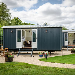 The Poaches Hut, an ensuite Shepherd Hut